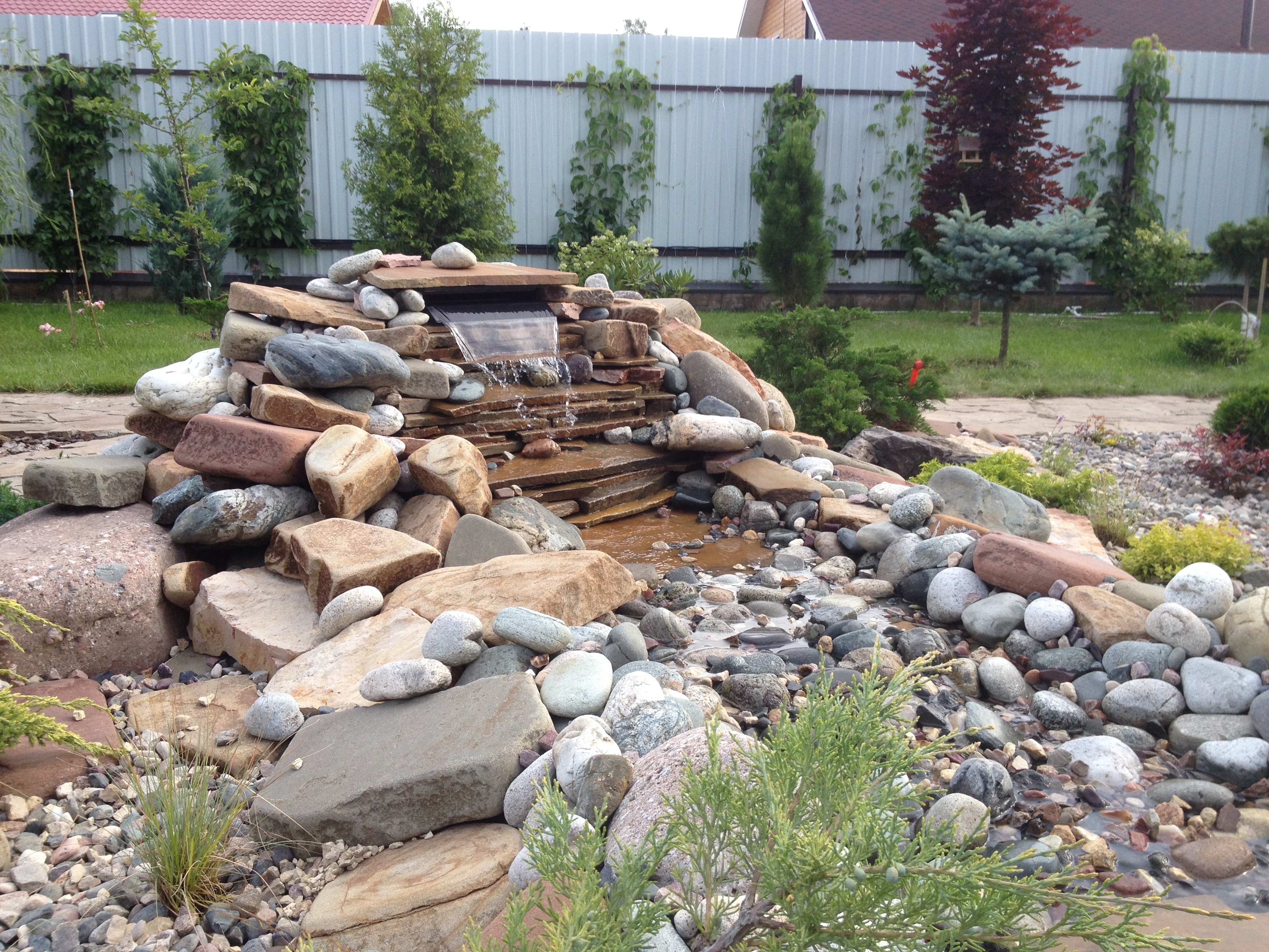 Декоративный водоём и водопад — фото 10